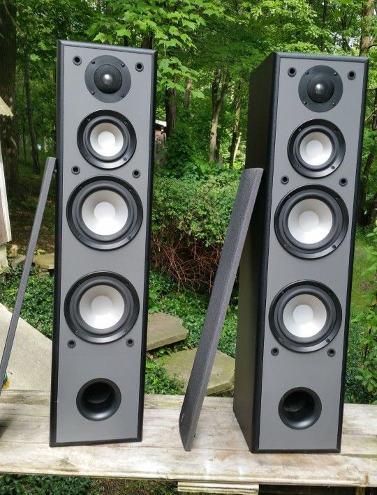 Pair of Yamaha NSA100XT 200W Tower Speakers for Sale in Fullerton, CA