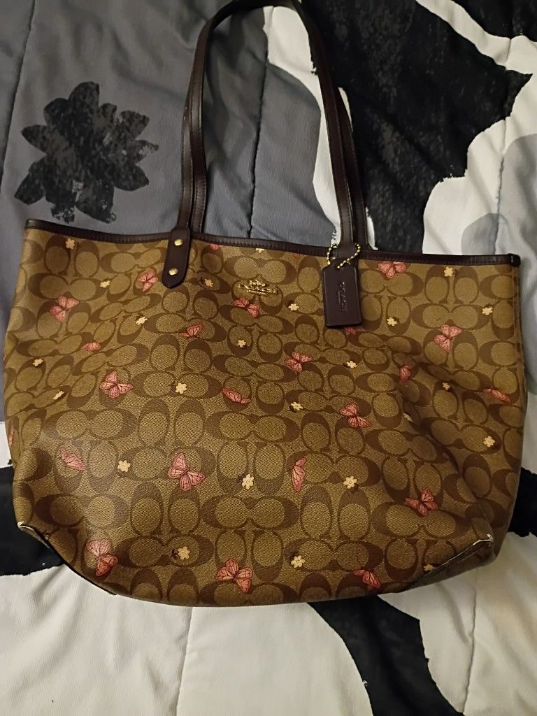 Reversible Leather Medium Size Coach Bag 