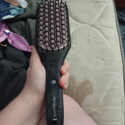 Remington Heated Straightening Brush – Salon Results at Home!