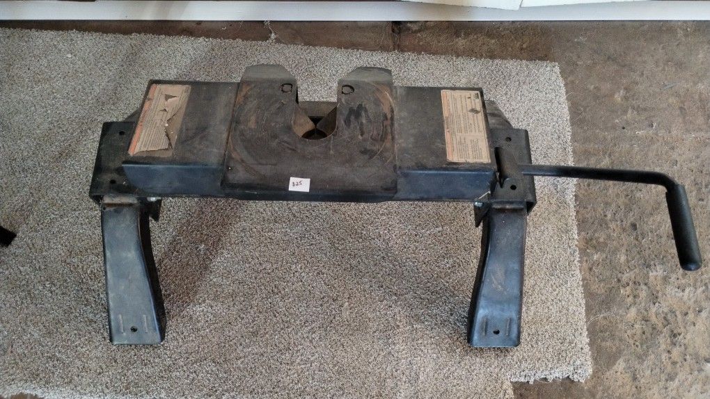 Reese Fifth Wheel Trailer Hitch Max Weight 16,000 Lb