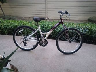 Columbia Northway Fe Hybrid Bike