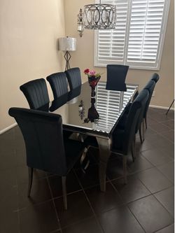 Dinning Table