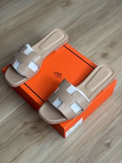 Hermes Beige/Tan Leather Sandals