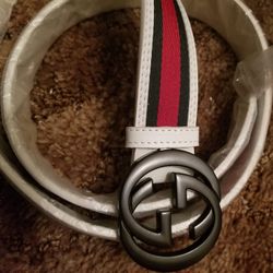 BRAND NEW BELT