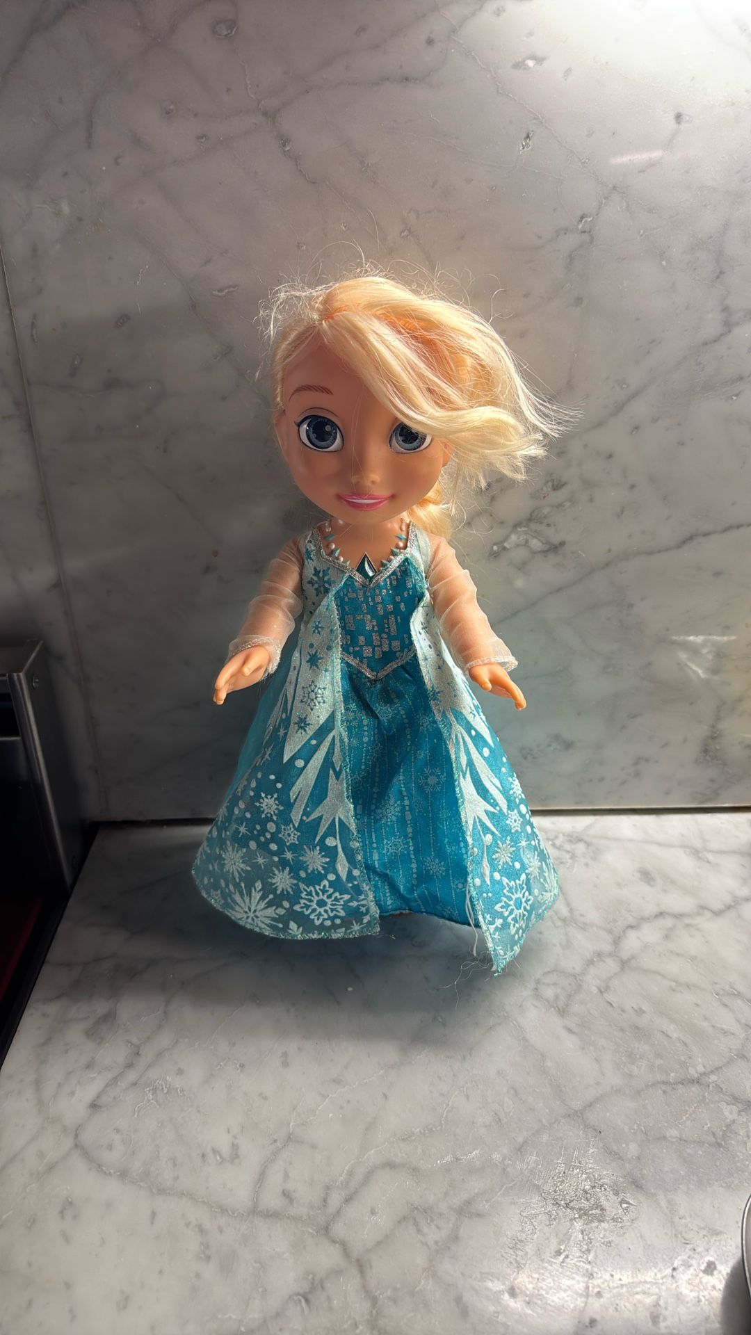 13" Disney Frozen Snow Glow Elsa Doll