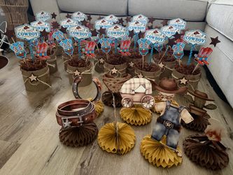 “A little cowboy is on the way” babyshower decorations