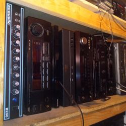 Receivers Amps DVD Players 135 Units