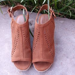 LIZ CLAIBORNE  Wedges Shoes  SIZE 7