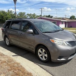 2011 Toyota Sienna