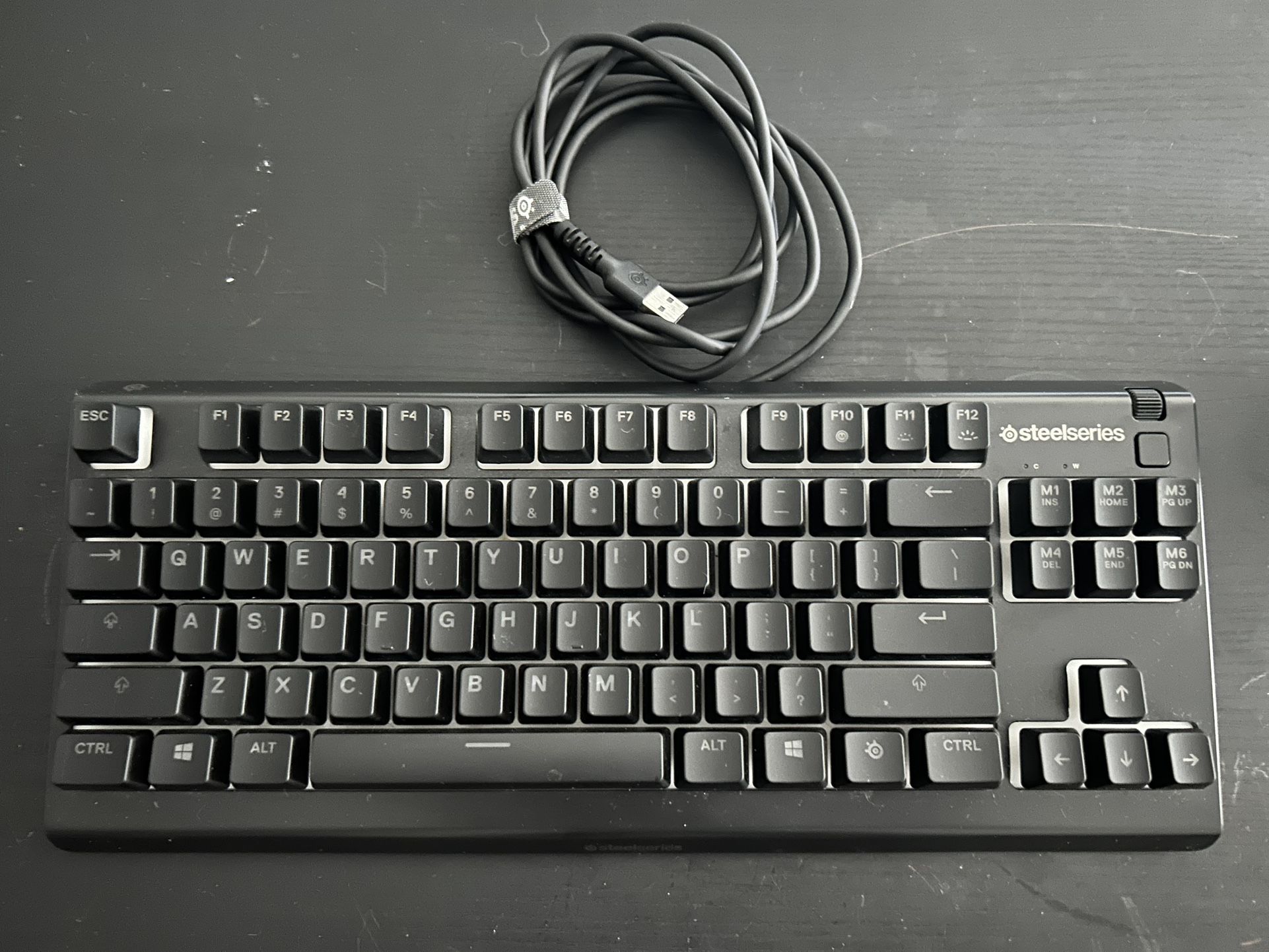 SteelSeries Apex 3 TKL Gaming Keyboard – Model KB-00015 (Excellent Condition)