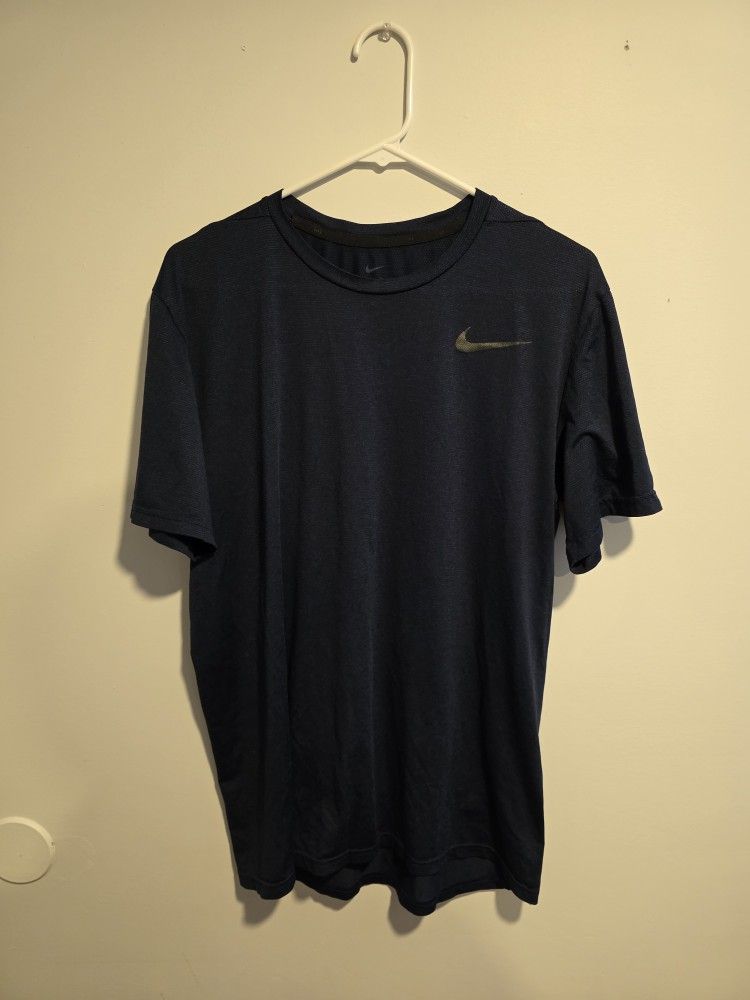 Nike T Shirt