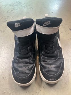 Boy shoes size 2.5