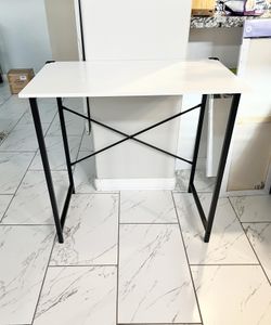 32" x 20" Compact Computer Desk