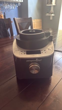Pampered Chef blender base
