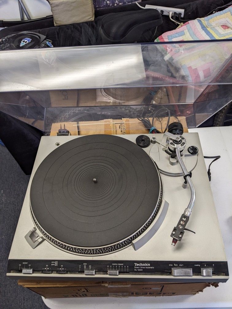 Technics Direct Drive Automatic Turntable System 50 Hz 60Hz Model SL-3300 Works