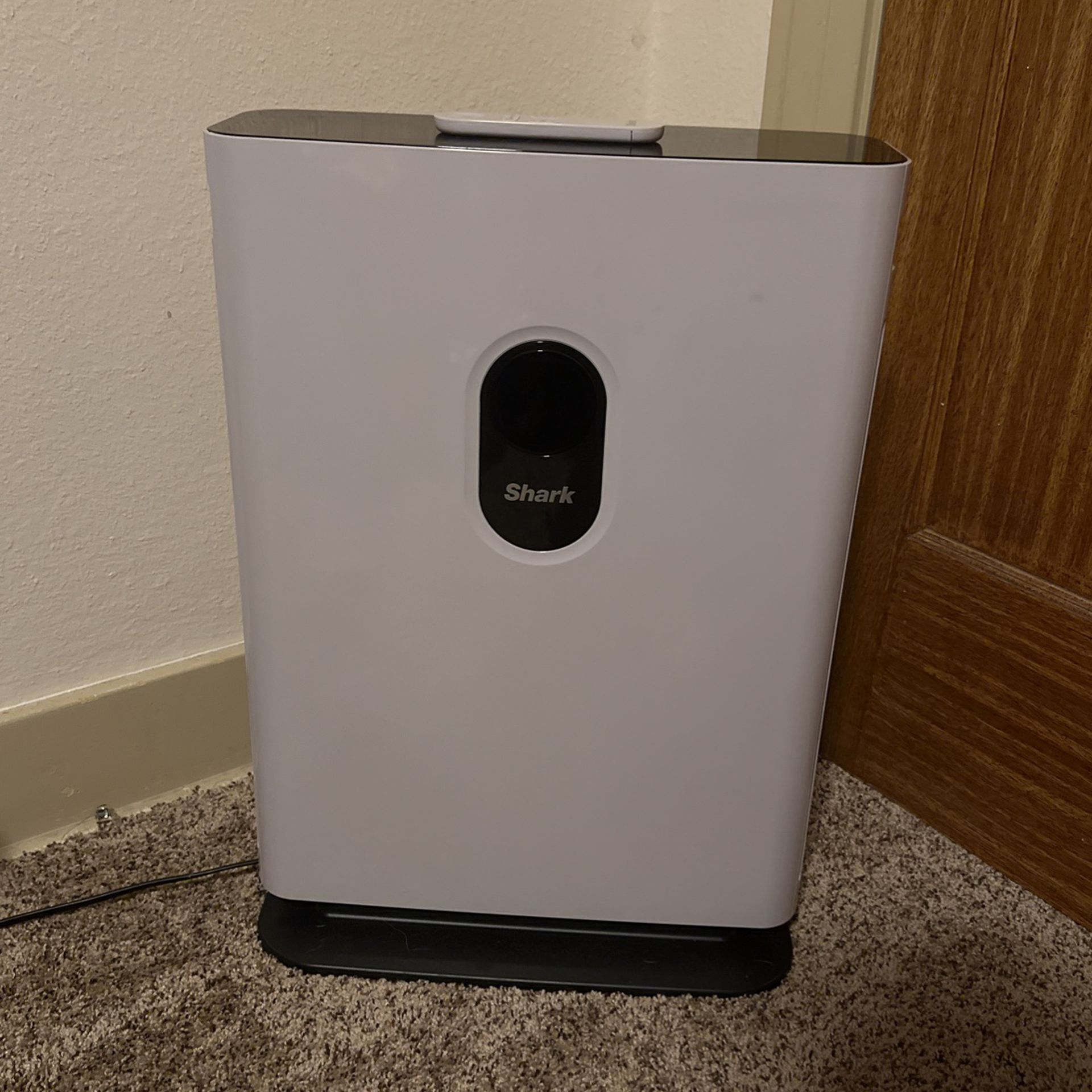$250 OBO - Shark Air Purifier (model HE104) (moving selling everything) 