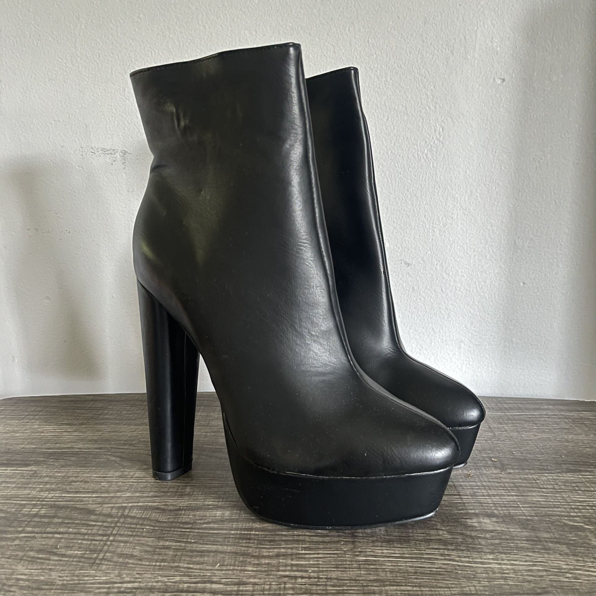 Shoedazzle Women’s Black Ankle Boots Platform High Block Heels Size 9