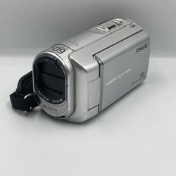 Sony Handycam Model DCR-SX40 in Silver 60X Optical Zoom 