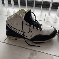 Nike Air Max Men’s Size 12 Basketball
