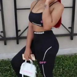 SPORTS BRA n STRETCH PANTS...2-pc .. OFF WHITE. Set .... New . S-M-L - CHECK OUT MY PAGE FOR MORE ITEMS