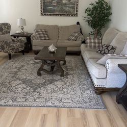 Living room set in good condition