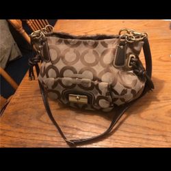 Coach Brown M-L Purse Is Very Clean Inside Has Some Wear Markings
