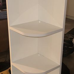 Corner cabinet