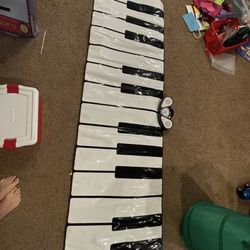 Musical Kids Step On Piano To Record and Play Back
