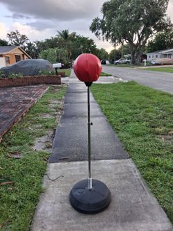 Adjustable punch box