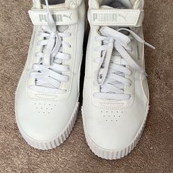 Puma Woman’s Carina Mid Sneaker