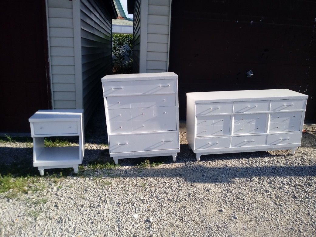 White Dresser,Chest&Nightstand