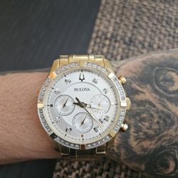 Bulova Watch (Like New) 