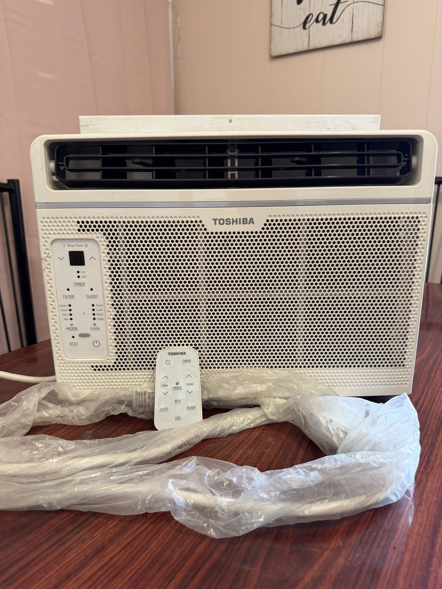 Window air conditioner (115 V, R-32 refrigerant)