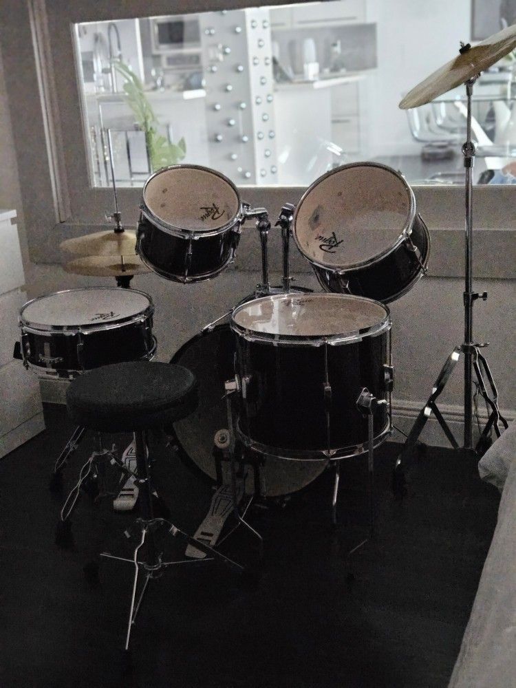 DRUM SET