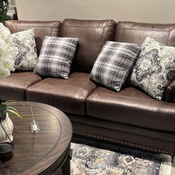 🆕Franklin Exposed Feet With Espresso Faux Wood Sofa And Loveseat 