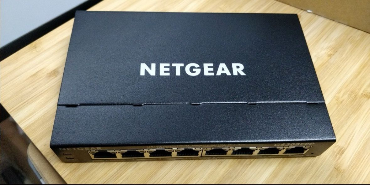 NETGEAR Gigabit Ethernet Plus Switch (GS308EP) - with 8 x PoE+ @ 62W, Desktop or Wall Mount