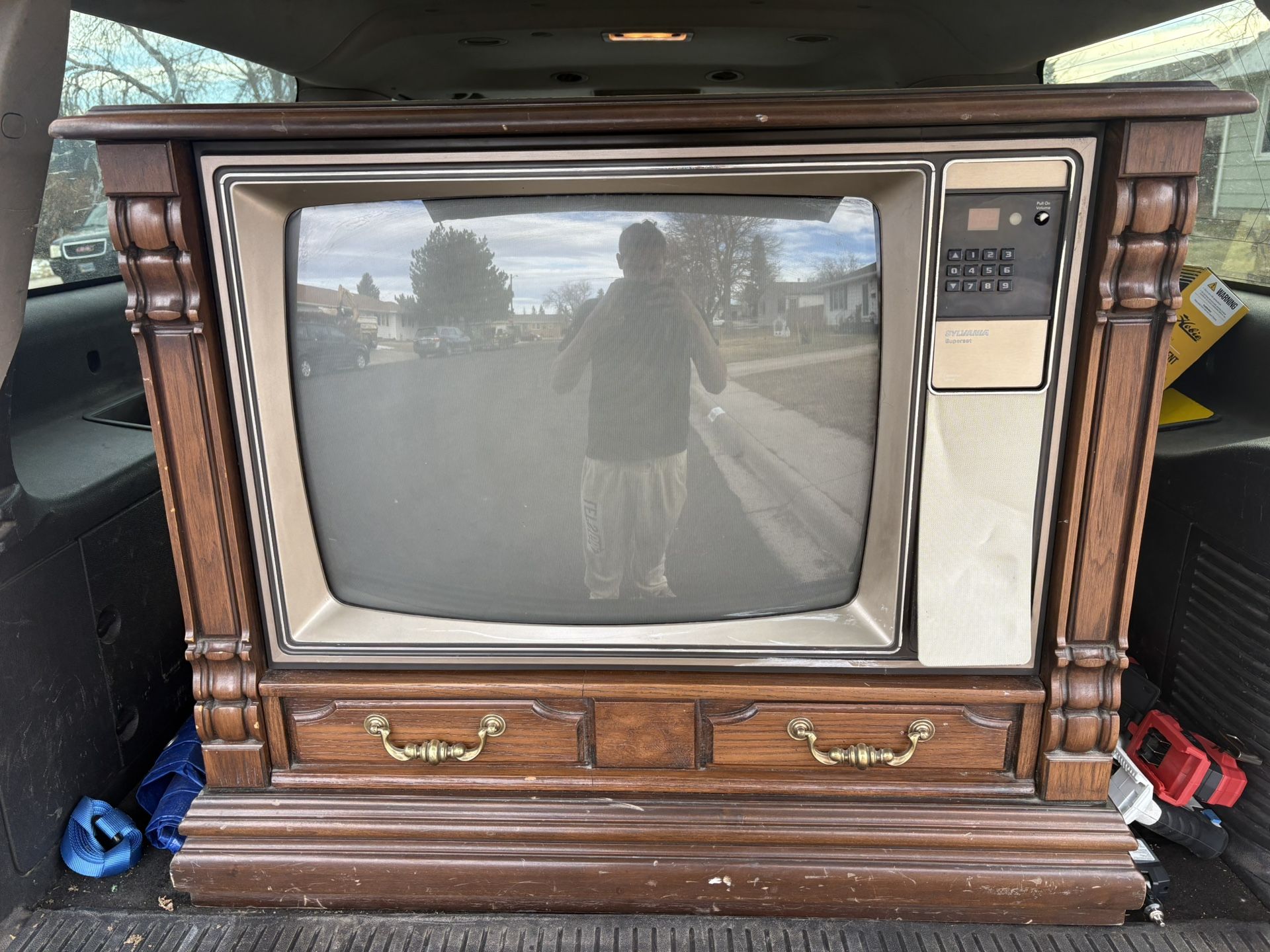 1984 Antique Tv( Good For Classic Gaming System) 