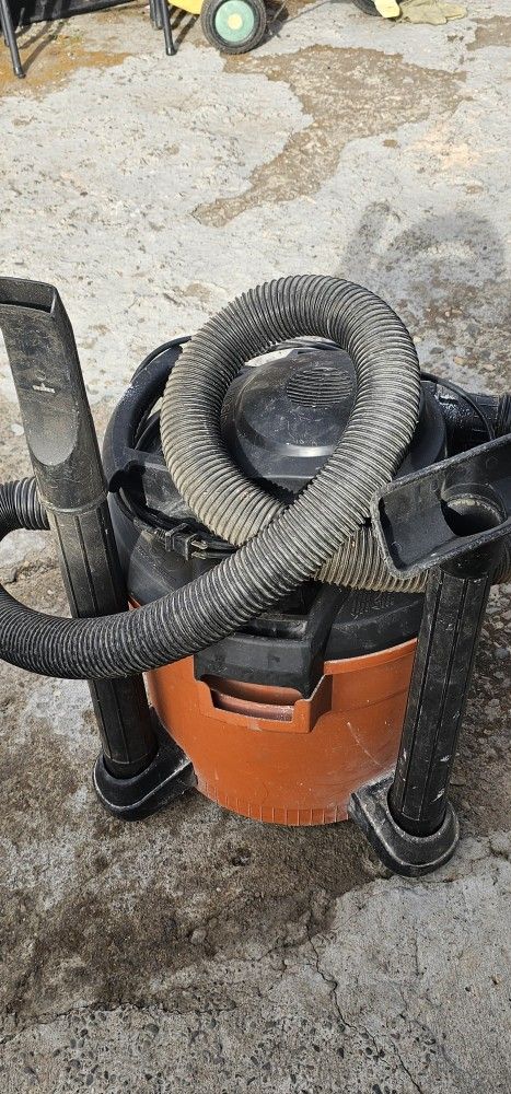 Ridgid 12 Gal Vacume.