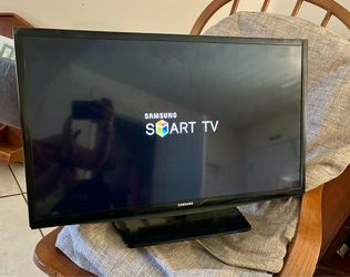 Samsung 28" Smart TV UN28H4500AF