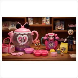 Minnie Mouse Toy Collection: Large Bow-Tique Teapot, Interactive Rotary Phone, Fashion Doll, Pet Palace Bag & Bakery Accessories Lot