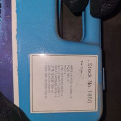 Snow Chains (915 W. Orangethorpe Ave, Fullerton 92832)