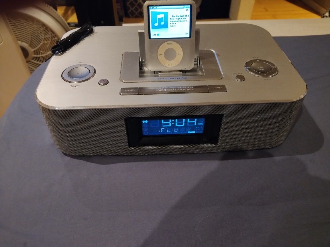 Philips DC290 Desktop Clock Radio - 5 W RMS - Stereo - Apple Dock Interface