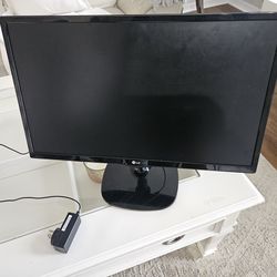 LG 24' LED MONITOR