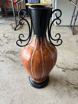 Vase De Metal