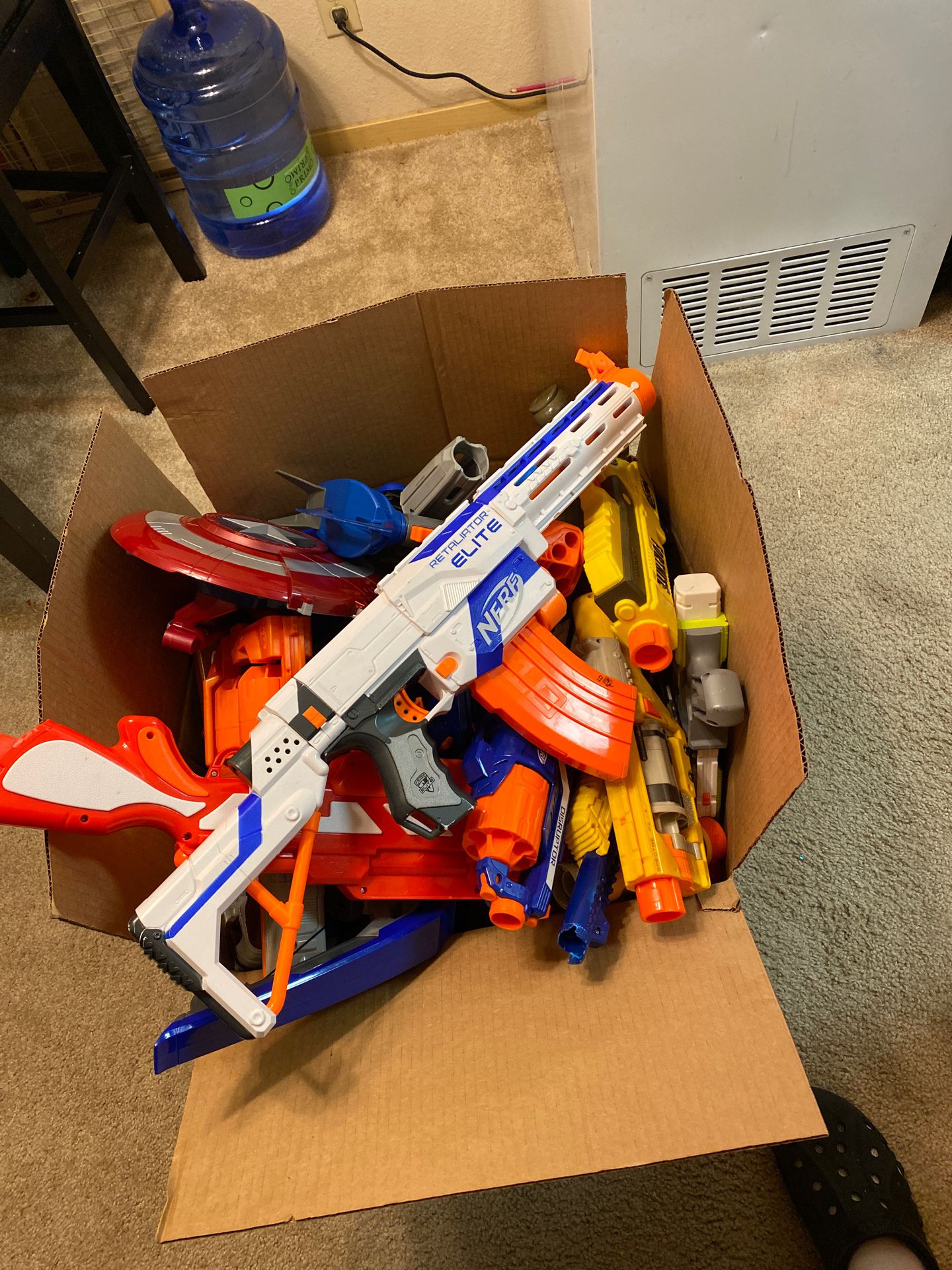 LARGE BOX FULL OF NERF GUNS AND ACCESSORIES