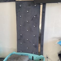 Queen Bed Frame 🖼️