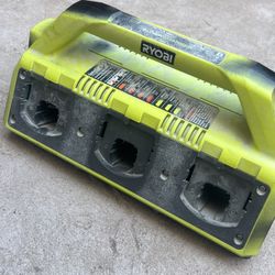 Ryobi One+ Super Charger - 6 Batteries 