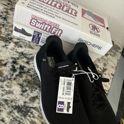 NEW IIN BOX WITH TAGS WOMEN’S SIZE 8 SKETCHERS HANDS-FREE SWIFT FIT