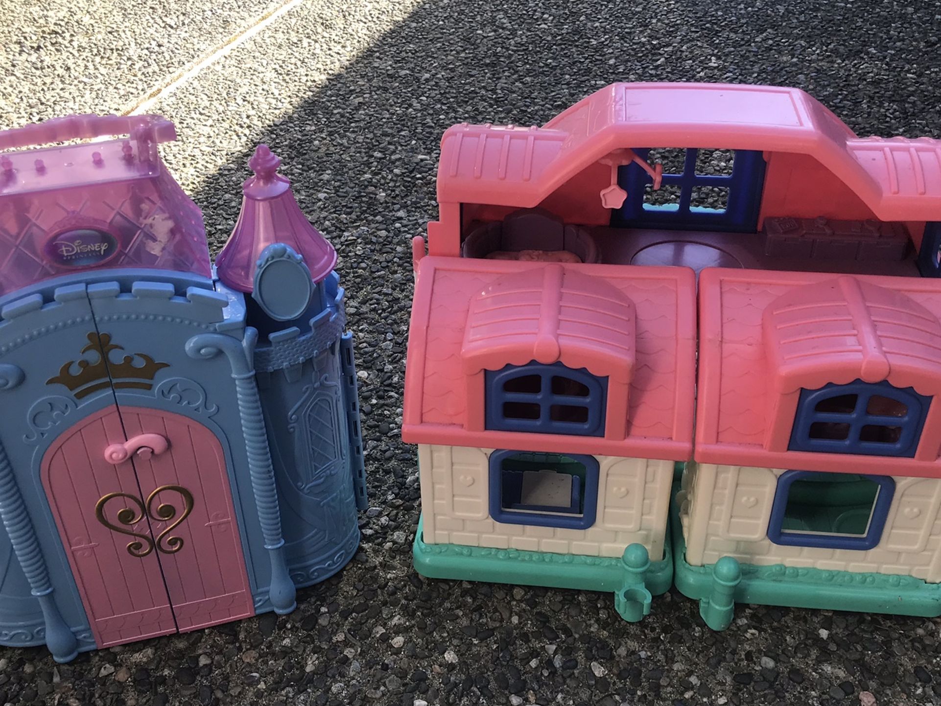 Disney princess and little people Playhouse