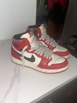 Size 7 Men Jordan 1 Retro High OG Chicago Lost and Found